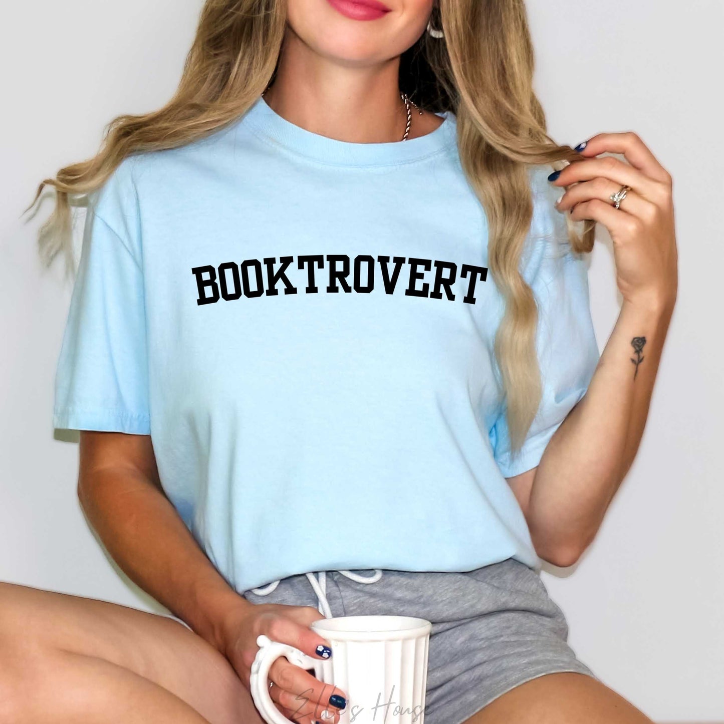 Booktrovert Graphic Tee