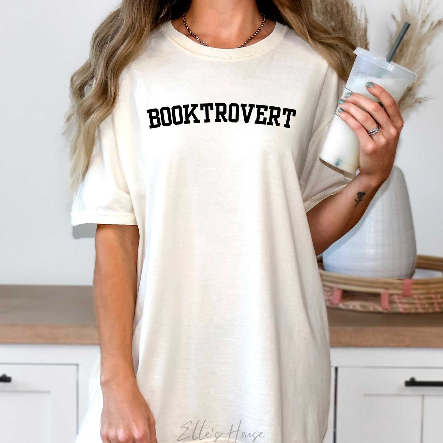 Booktrovert Graphic Tee