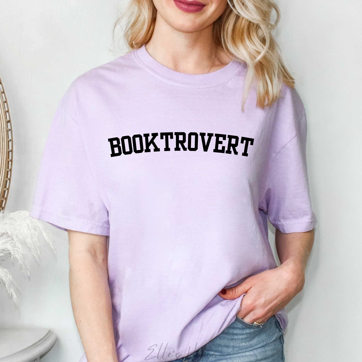 Booktrovert Graphic Tee