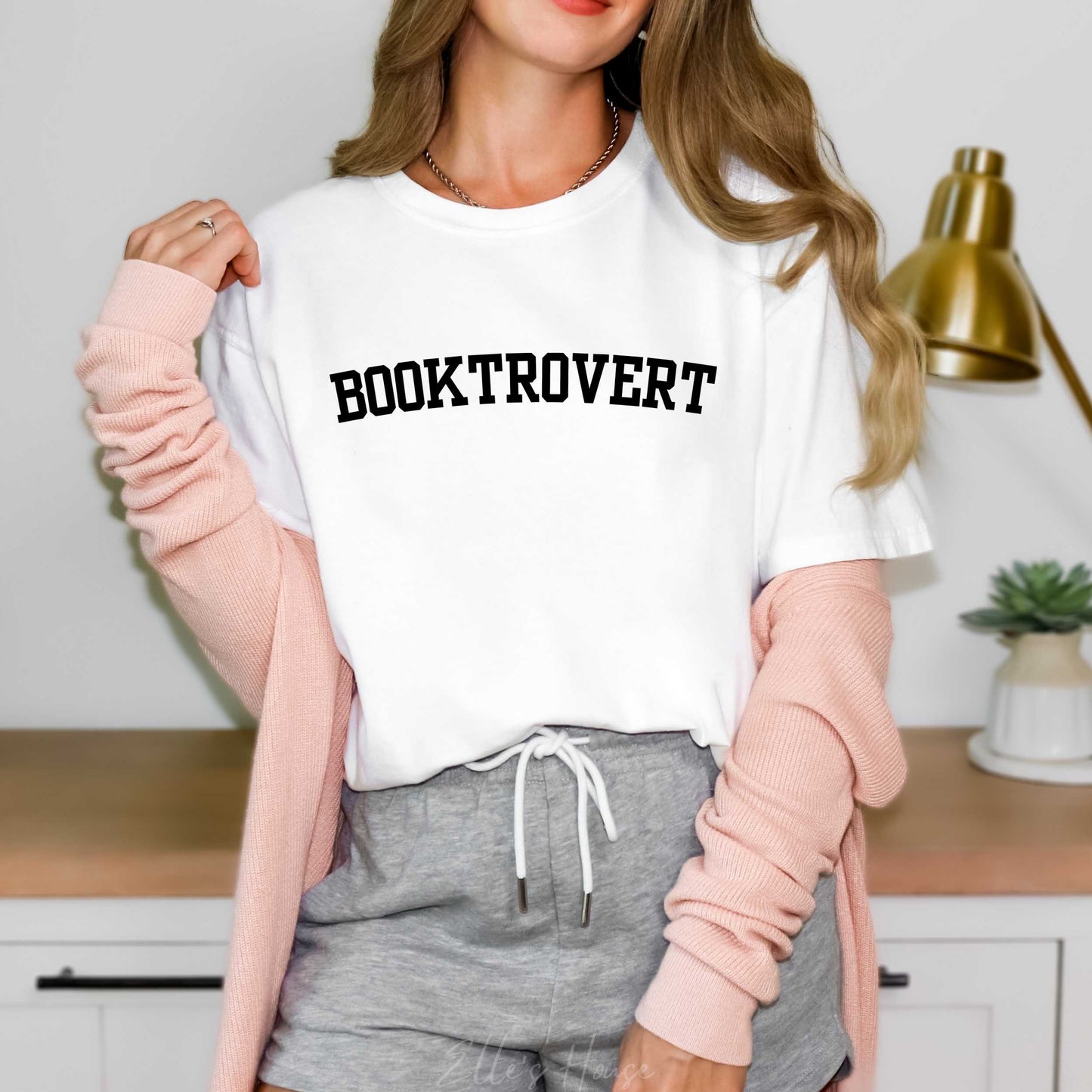 Booktrovert Graphic Tee